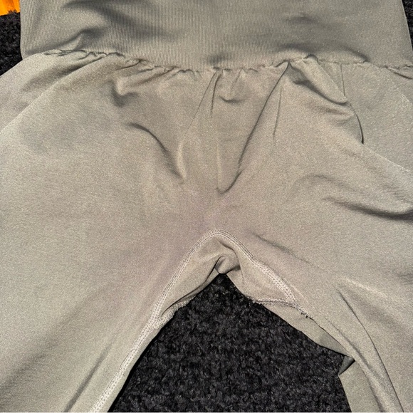 036 NVGTN High-Waisted Grey/Green Leggings - Size M - Picture 4 of 4